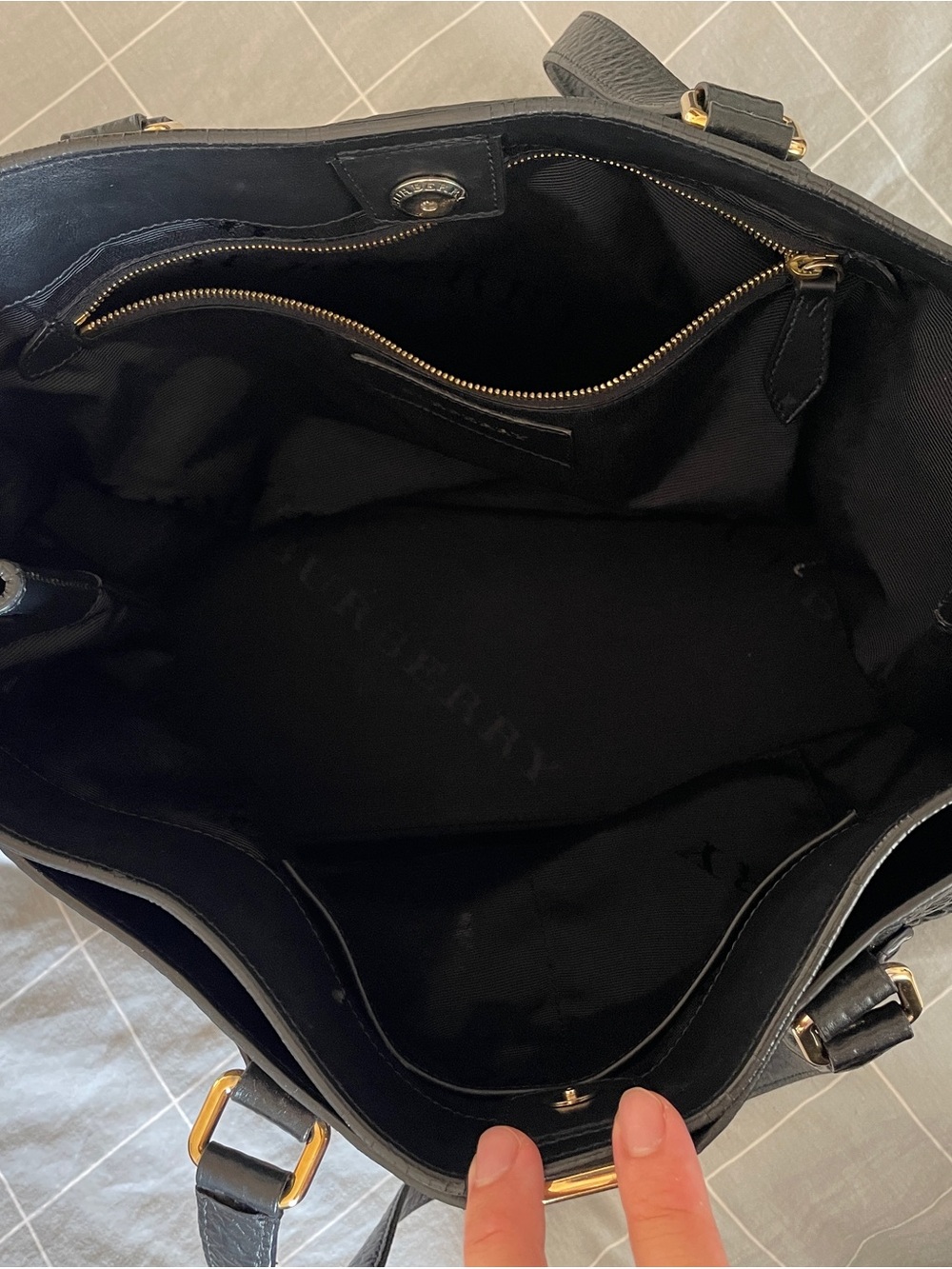 Burberry Black Grain Leather Woodbury Tote - Picture 3 of 3